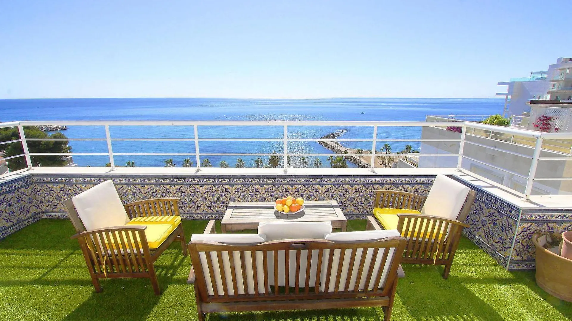 1149 Unique Beachfront Penthouse Marbella Center 400M2 Apartment