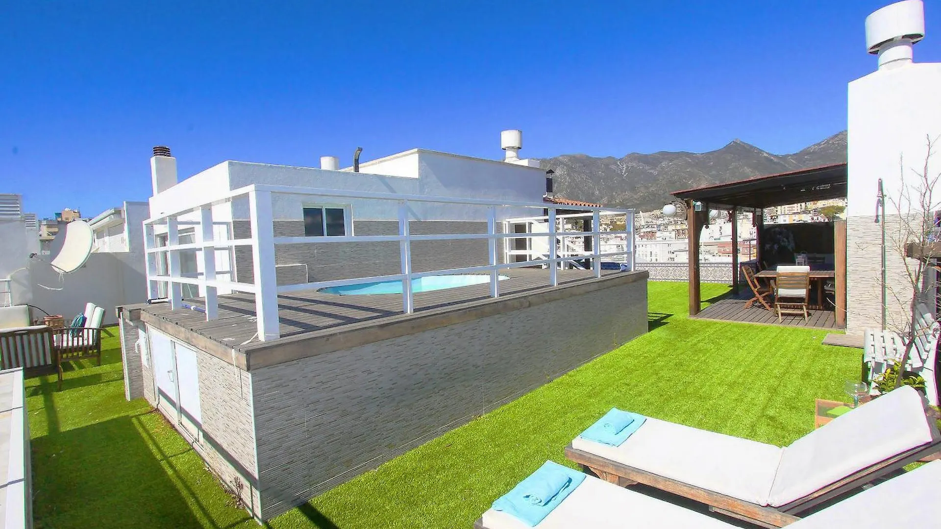 1149 Unique Beachfront Penthouse Marbella Center 400M2 Apartment
