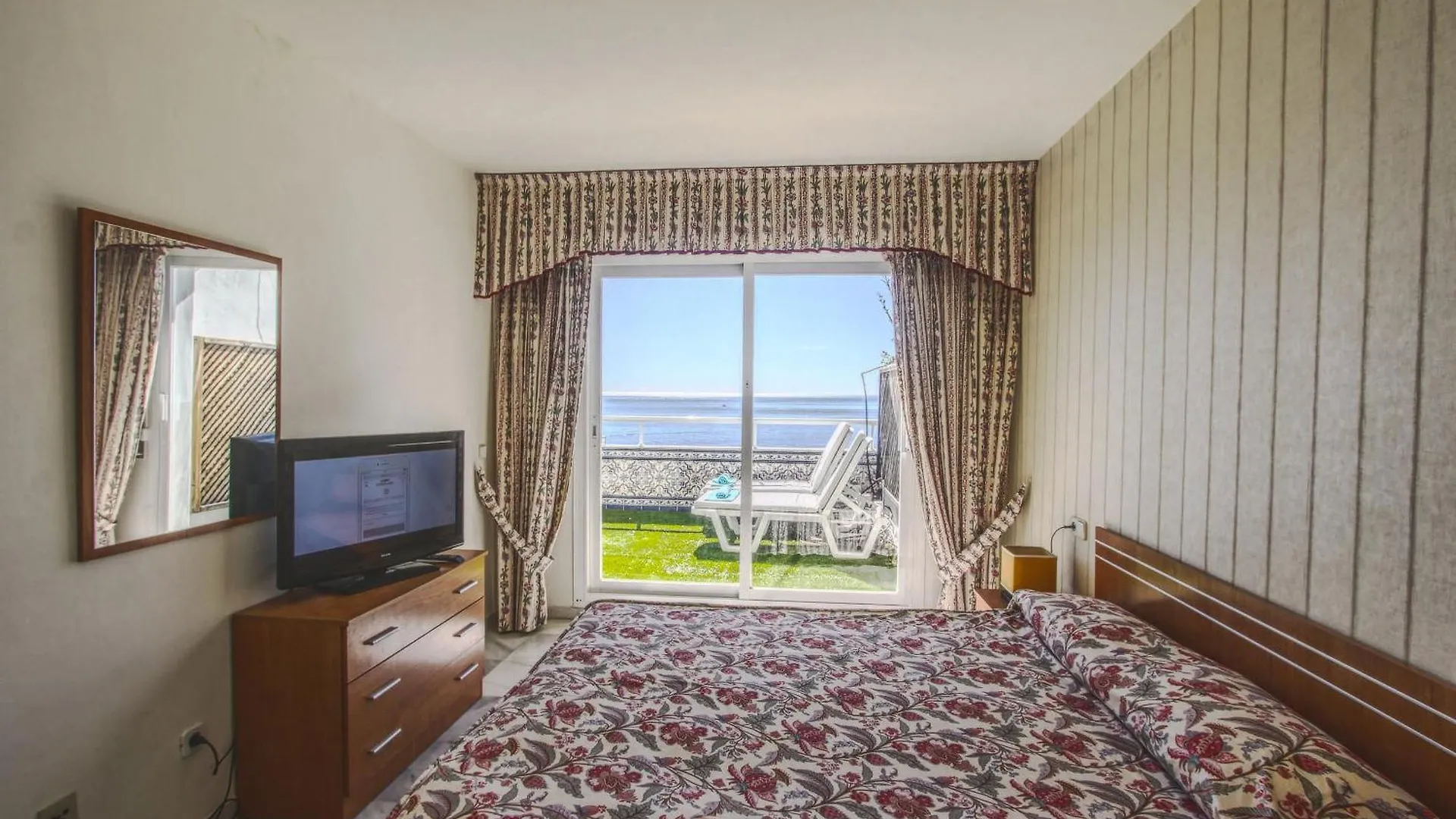 1149 Unique Beachfront Penthouse Marbella Center 400M2 0*,