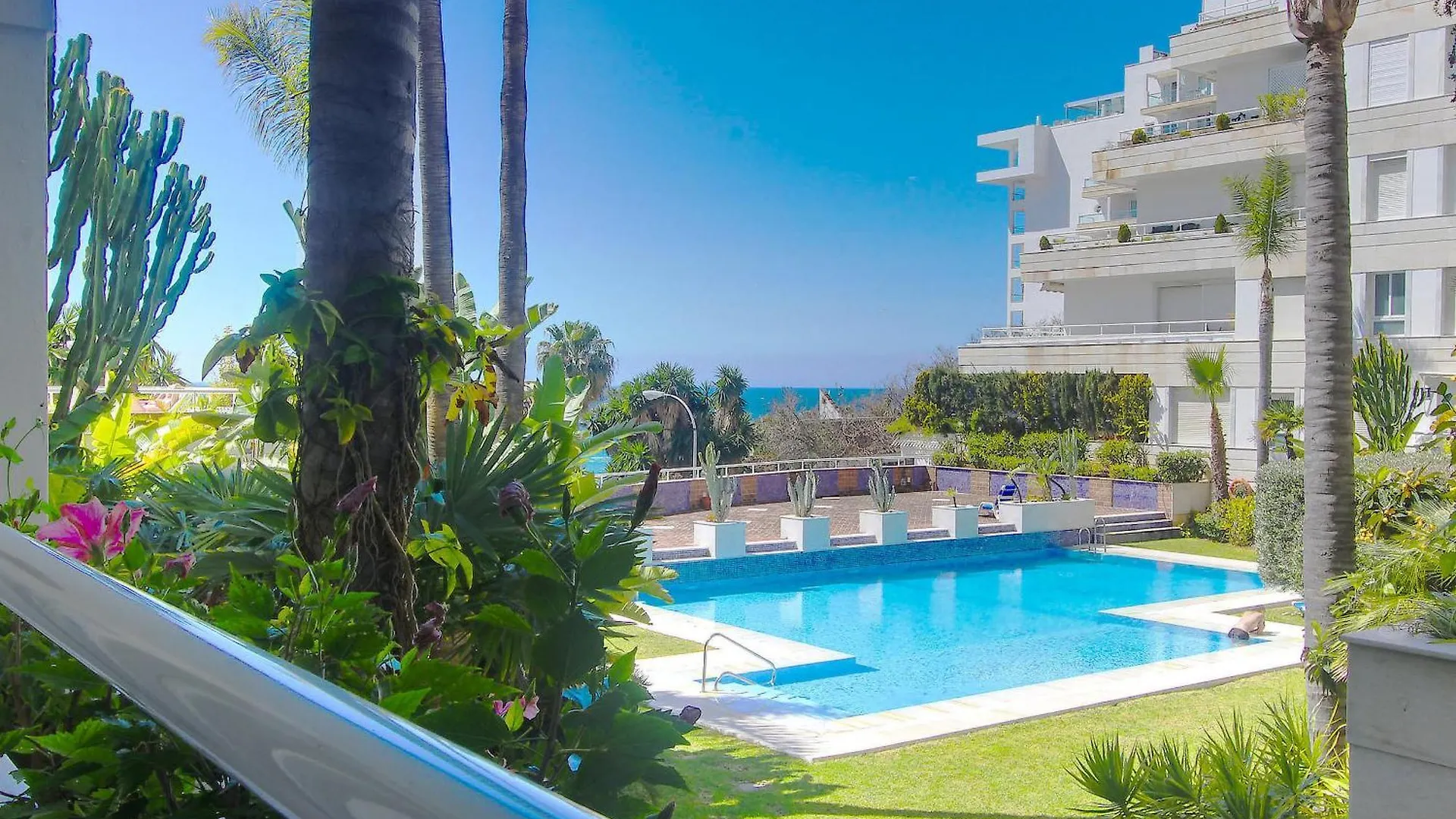 1149 Unique Beachfront Penthouse Marbella Center 400M2 0*,